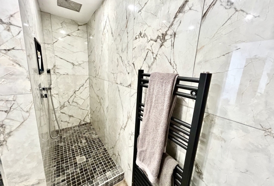 Resale - Townhouse - San Miguel de Salinas - Inland