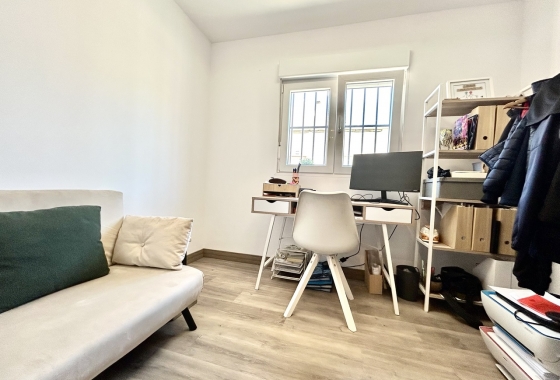 Resale - Townhouse - San Miguel de Salinas - Inland