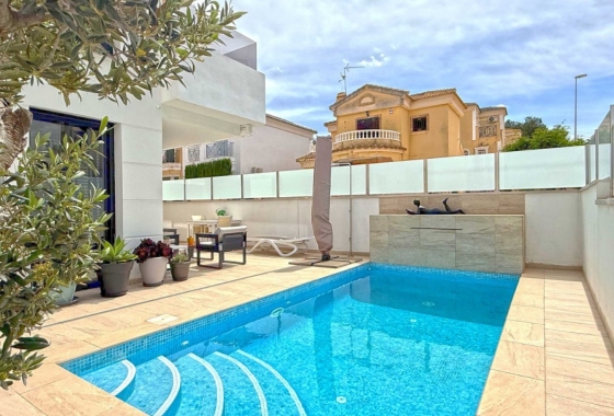 Resale - Villa - Orihuela Costa - Costa Blanca