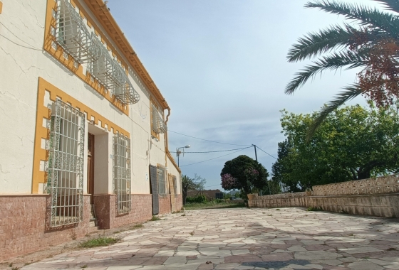 Resale - Villa - La Romana - Inland