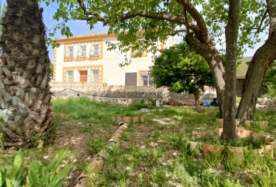 Resale - Villa - La Romana - Inland