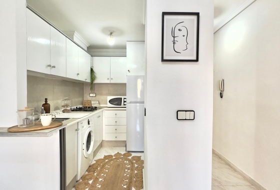 Resale - Apartment / flat - Torrevieja - Nueva Torrevieja - Aguas Nuevas