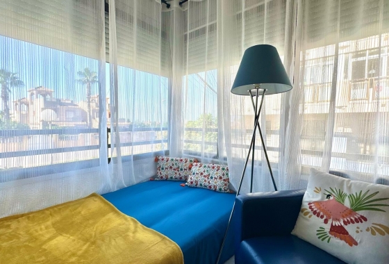 Resale - Apartment / flat - Torrevieja - El Chaparral