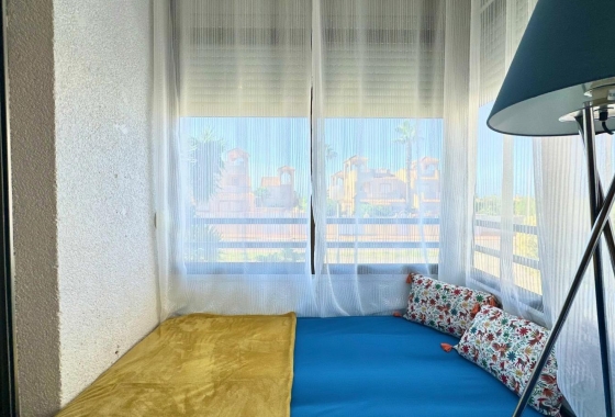 Resale - Apartment / flat - Torrevieja - El Chaparral