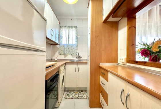 Resale - Apartment / flat - Torrevieja - El Chaparral