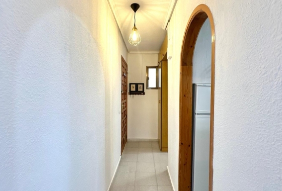 Resale - Apartment / flat - Torrevieja - El Chaparral