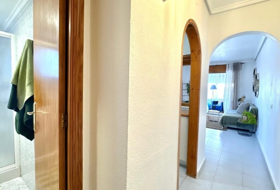 Resale - Apartment / flat - Torrevieja - El Chaparral