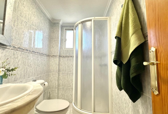 Resale - Apartment / flat - Torrevieja - El Chaparral