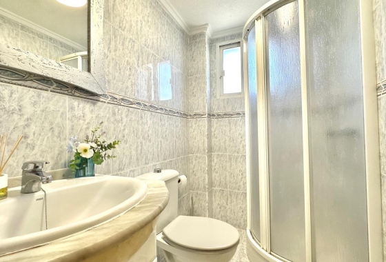 Resale - Apartment / flat - Torrevieja - El Chaparral