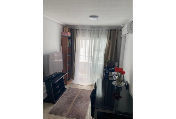 Resale - Apartment / flat - Torrevieja - Centro