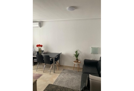 Resale - Apartment / flat - Torrevieja - Centro