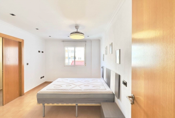 Wiederverkauf - Wohnung - Torrevieja - Centro