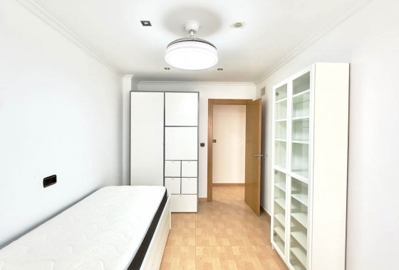 Wiederverkauf - Wohnung - Torrevieja - Centro