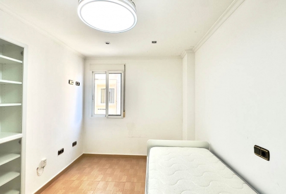 Wiederverkauf - Wohnung - Torrevieja - Centro