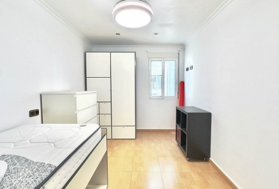 Wiederverkauf - Wohnung - Torrevieja - Centro