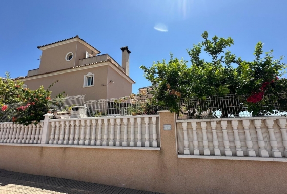 Перепродажа - Вилла - Orihuela Costa - La Regia