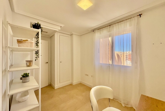 Resale - Apartment / flat - Torrevieja - PARQUE DE LAS NACIONES