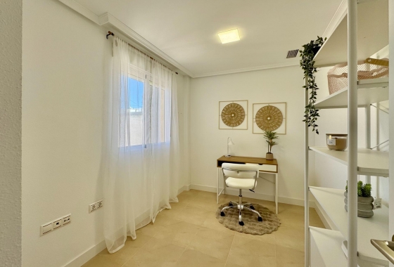 Resale - Apartment / flat - Torrevieja - PARQUE DE LAS NACIONES