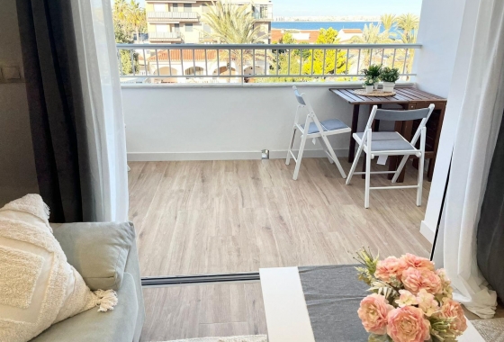 Перепродажа - Квартира - Torrevieja - Punta Prima