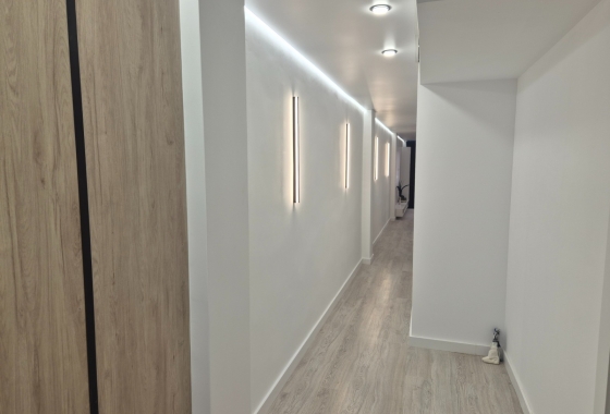 Resale - Apartment / flat - Torrevieja - Playa del Acequión