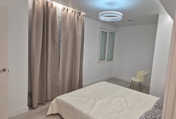 Resale - Apartment / flat - Torrevieja - Playa del Acequión