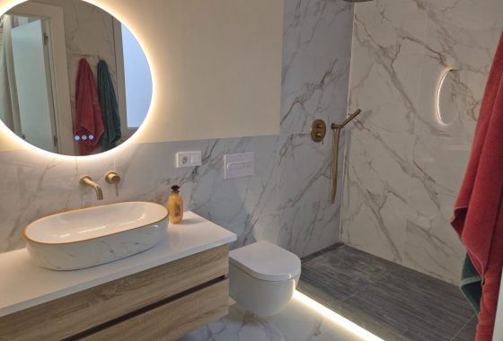 Resale - Apartment / flat - Torrevieja - Playa del Acequión