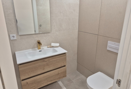 Resale - Apartment / flat - Torrevieja - Playa del Acequión