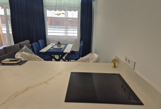 Resale - Apartment / flat - Torrevieja - Playa del Acequión