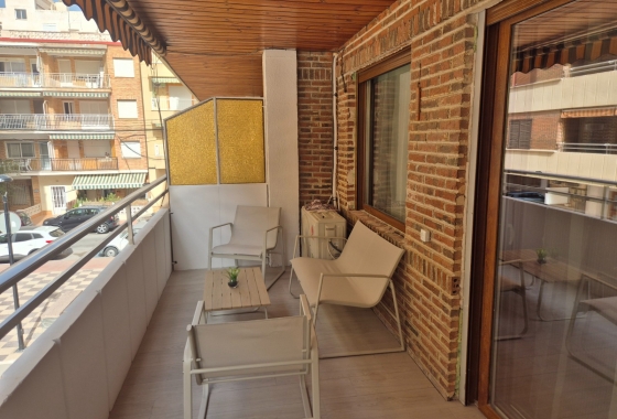 Resale - Apartment / flat - Torrevieja - Playa del Acequión