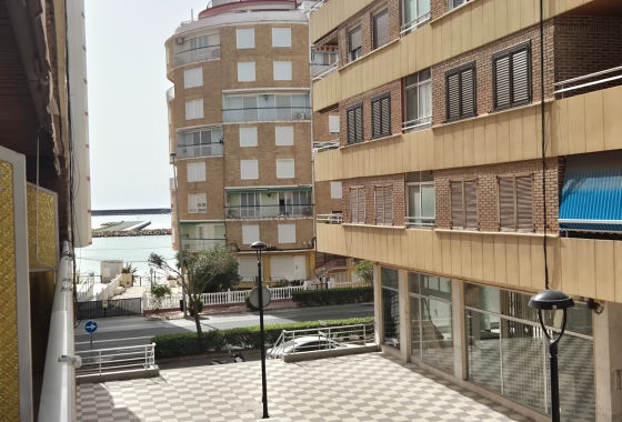 Resale - Apartment / flat - Torrevieja - Playa del Acequión