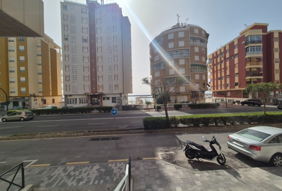 Resale - Apartment / flat - Torrevieja - Playa del Acequión