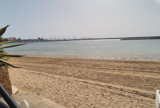 Resale - Apartment / flat - Torrevieja - Playa del Acequión