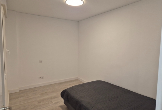 Resale - Apartment / flat - Torrevieja - Playa del Acequión