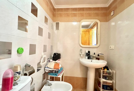 Resale - Bungalow - Torrevieja - La Siesta - El Salado -  Torreta