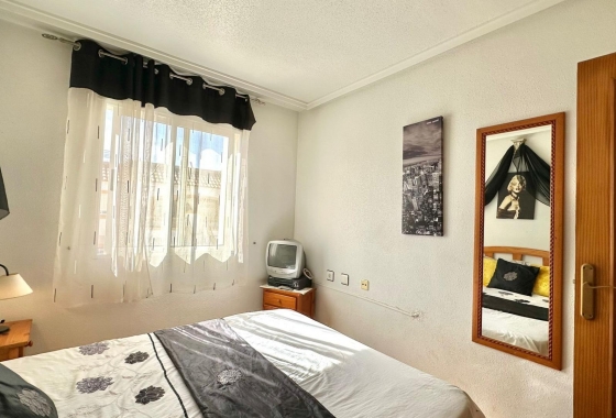 Resale - Bungalow - Torrevieja - La Siesta - El Salado -  Torreta