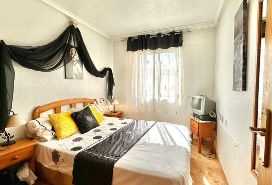 Resale - Bungalow - Torrevieja - La Siesta - El Salado -  Torreta