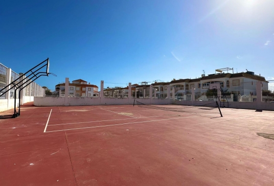 Resale - Bungalow - Torrevieja - La Siesta - El Salado -  Torreta