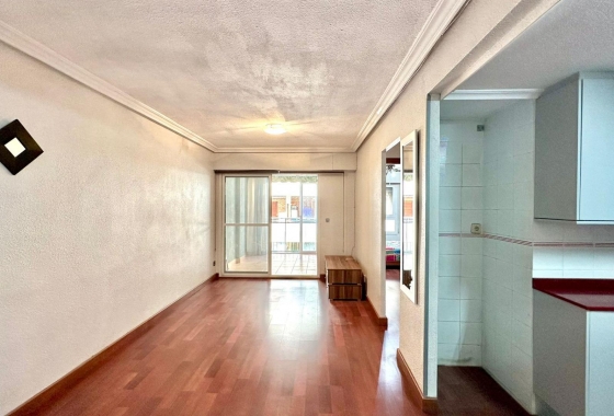 Wiederverkauf - Wohnung - Torrevieja - Playa del Acequión