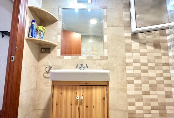 Wiederverkauf - Wohnung - Torrevieja - Playa del Acequión