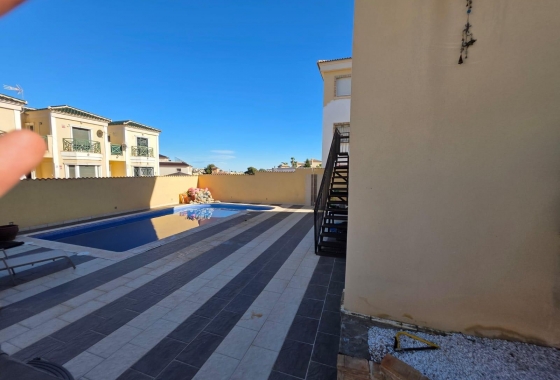 Перепродажа - Вилла - Orihuela Costa - Villamartín-las Filipinas