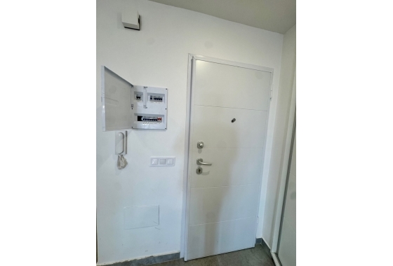 Resale - Apartment / flat - Torrevieja - Puerto Deportivo