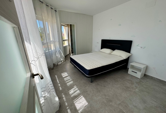 Resale - Apartment / flat - Torrevieja - Puerto Deportivo