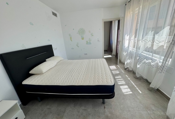 Resale - Apartment / flat - Torrevieja - Puerto Deportivo
