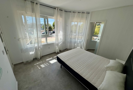 Resale - Apartment / flat - Torrevieja - Puerto Deportivo