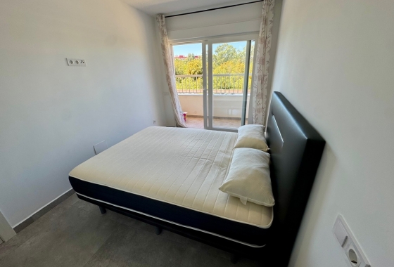 Resale - Apartment / flat - Torrevieja - Puerto Deportivo