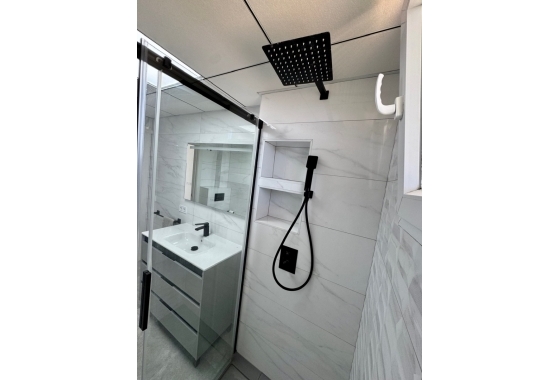 Resale - Apartment / flat - Torrevieja - Puerto Deportivo