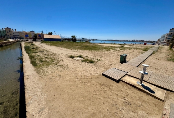 Resale - Apartment / flat - Torrevieja - Puerto Deportivo