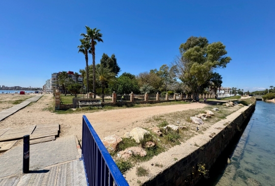 Resale - Apartment / flat - Torrevieja - Puerto Deportivo