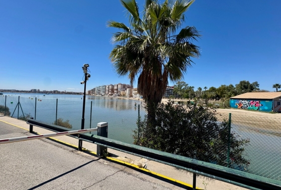 Resale - Apartment / flat - Torrevieja - Puerto Deportivo