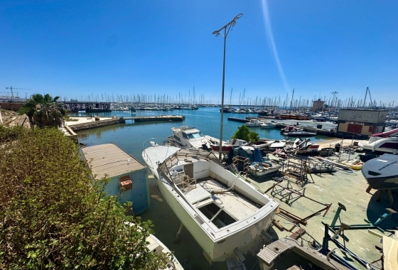 Resale - Apartment / flat - Torrevieja - Puerto Deportivo